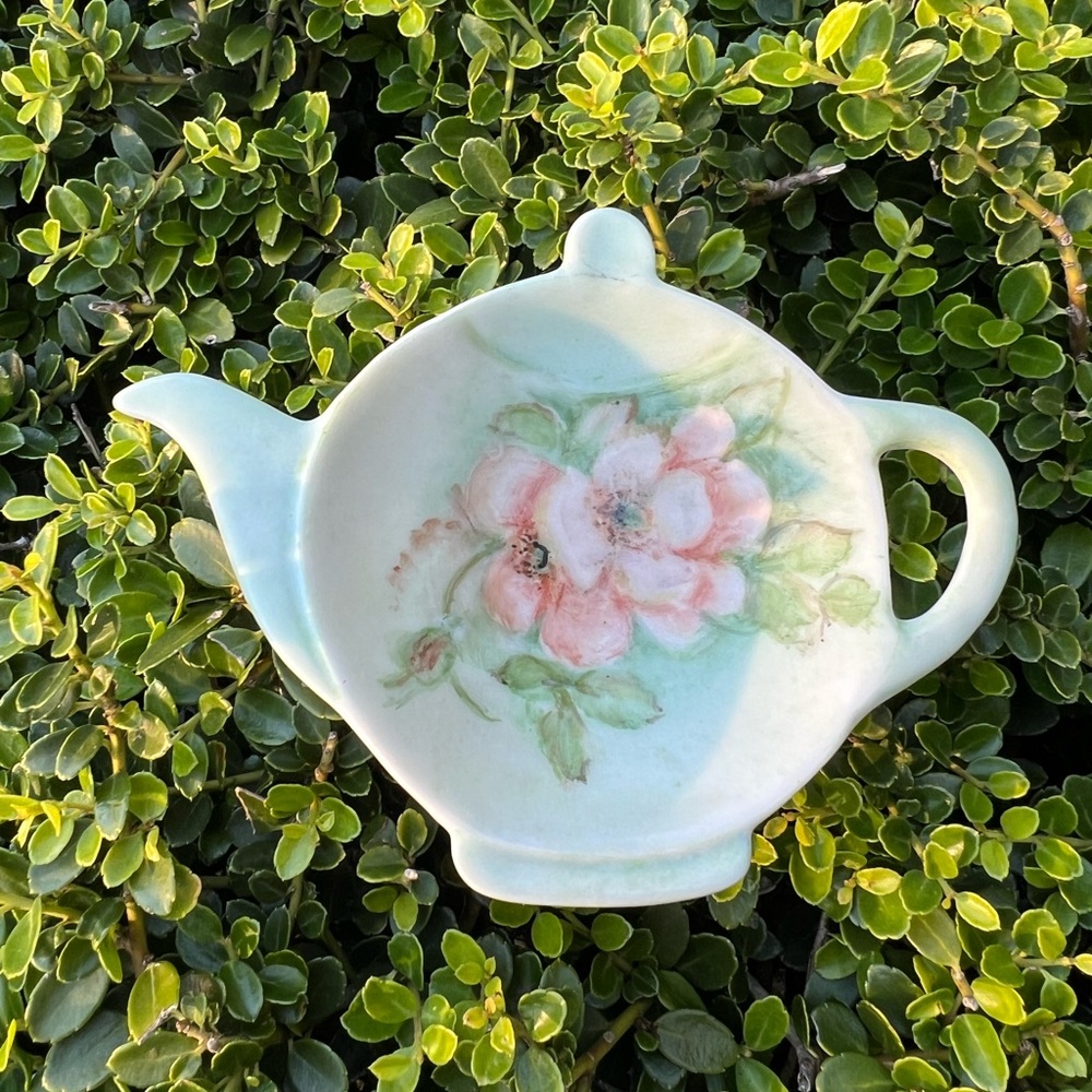 Hand Painted Artist Signed Flower Teapot Shape Ceramic Tea Bag Holder VTG 1989